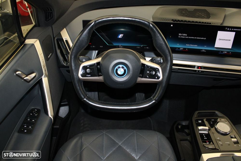 BMW iX xDrive 40 Pack Desportivo - 11
