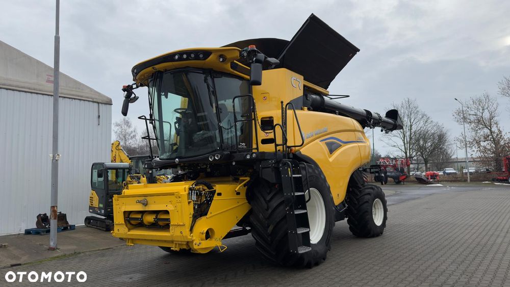 New Holland CR8.90 - 11