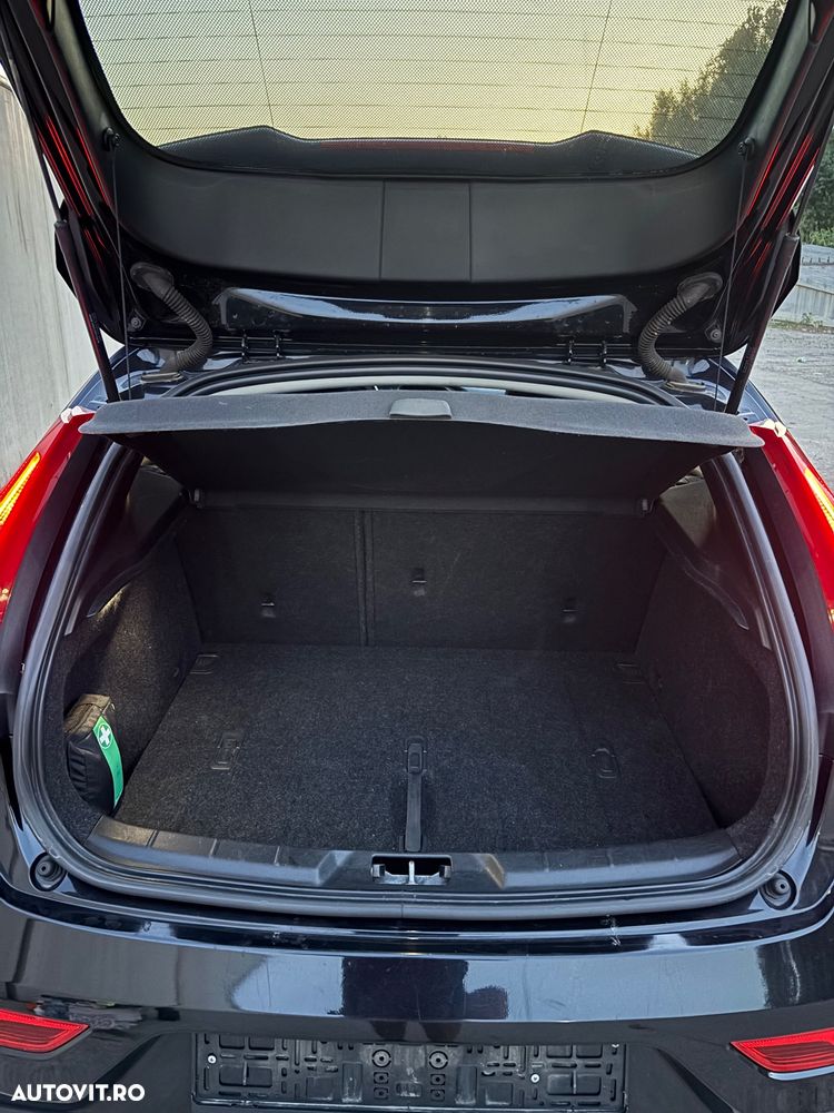 Volvo V40 D4 Momentum - 32