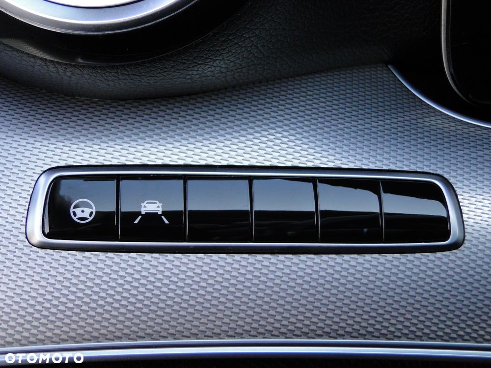 Mercedes-Benz Klasa E 220 d 9G-TRONIC - 32