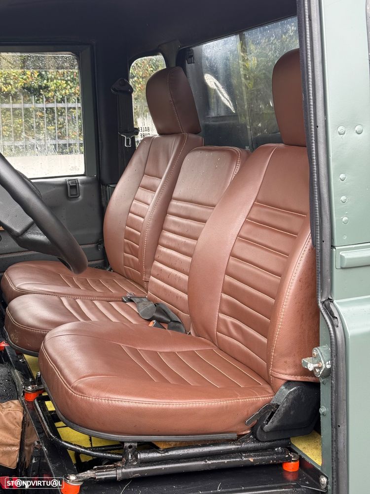 Land Rover Defender 110 SE - 10