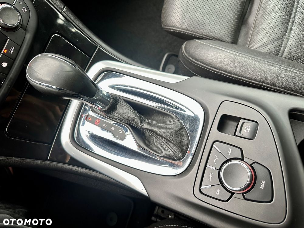 Opel Insignia 2.0 Turbo Automatik 150 Jahre - 26