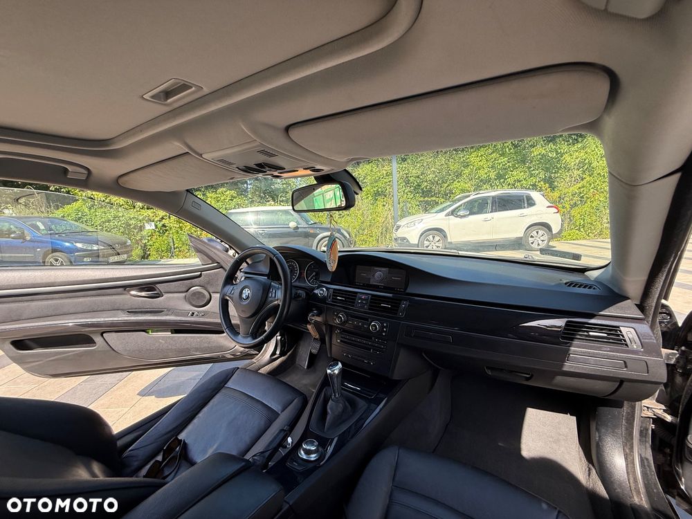 BMW Seria 3 320d - 10