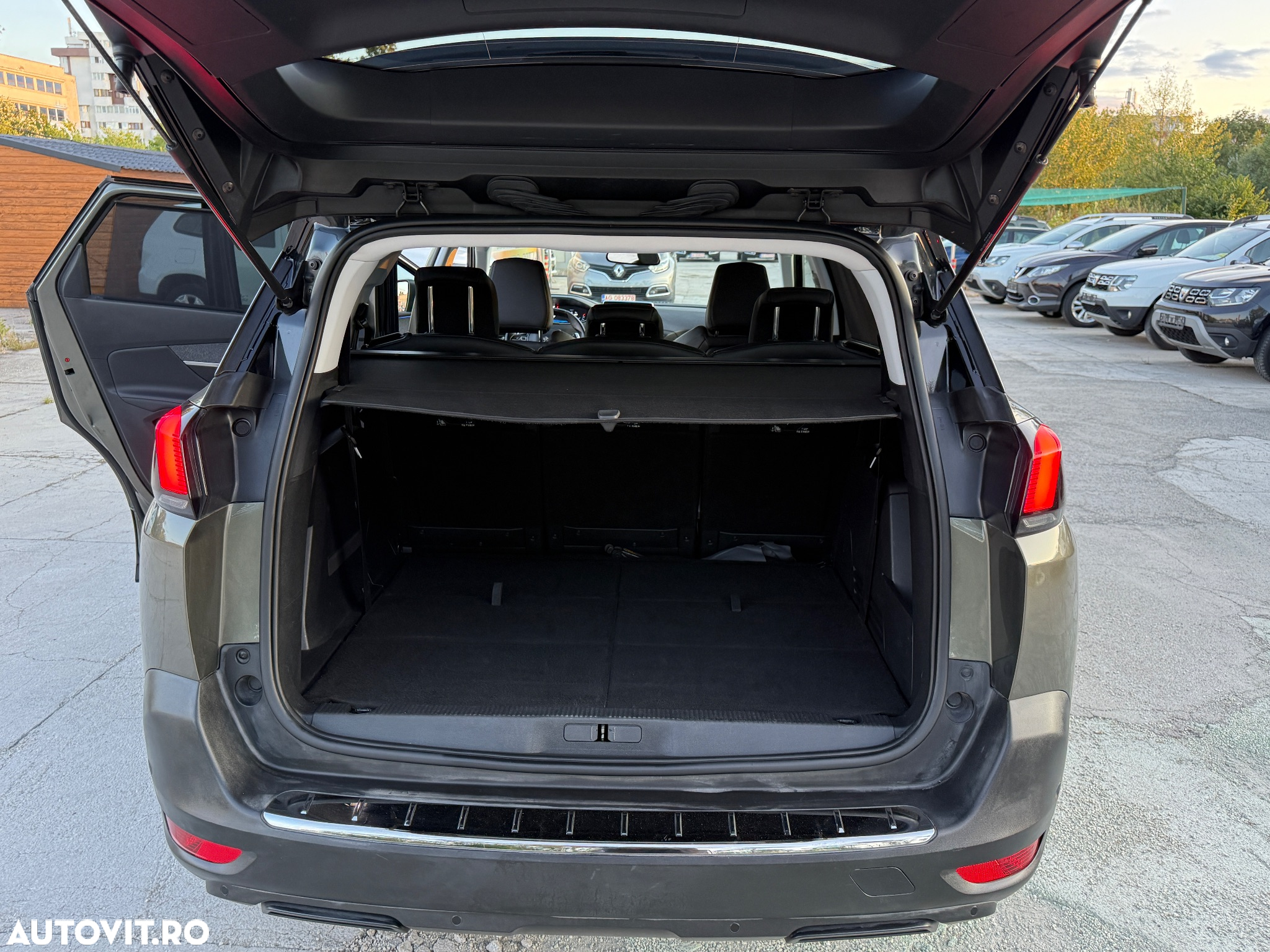 Peugeot 5008 BlueHDI 120 EAT6 Active Business.Paket - 23