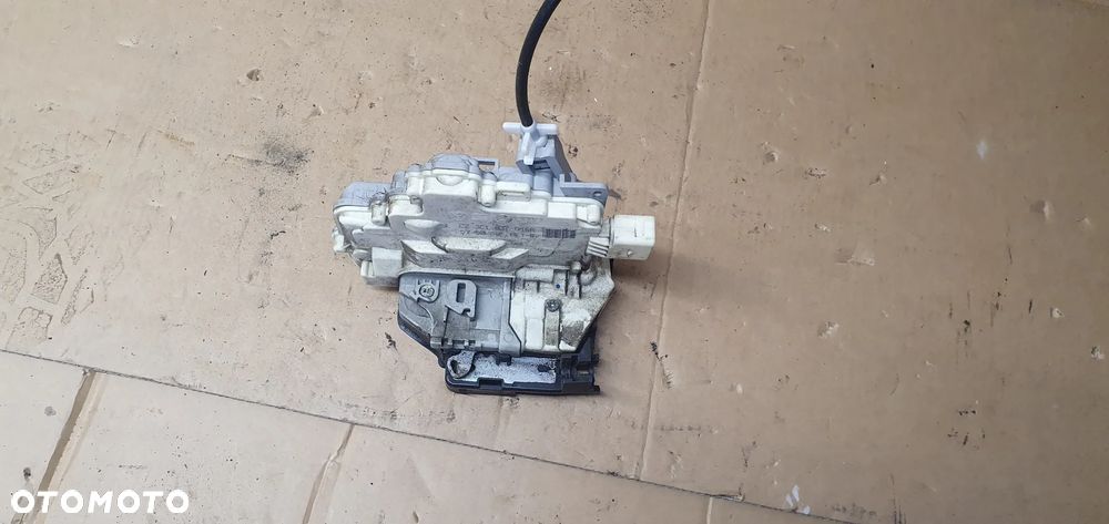 Zamek drzwi prawy przód przedni VW Passat B6 3C1837016A - 5