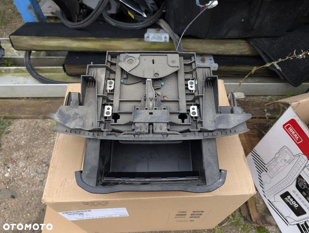 SZUFLADA SCHOWEK PÓŁKA DESKI ROZDZIELCZEJ DODGE RAM V - 3