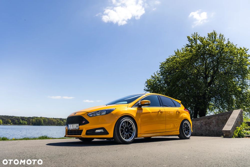 Ford Focus ST - 4