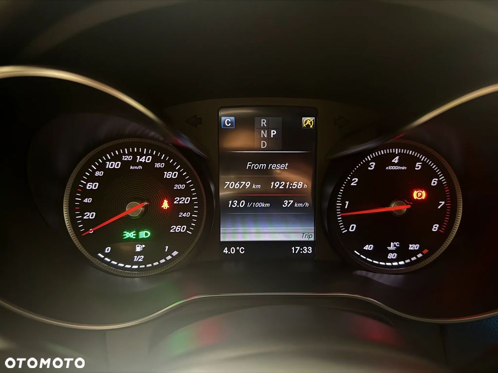 Mercedes-Benz Klasa C 300 9G-TRONIC AMG Line - 26