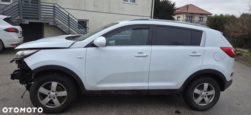 KIA SPORTAGE III 1,7 CRDI piasta zwrotnica prawy lewy przód - 1