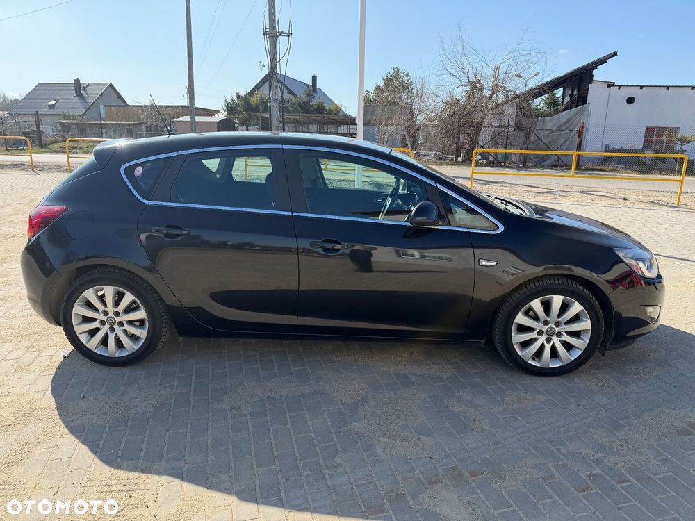 Opel Astra 2.0 CDTI Cosmo - 4