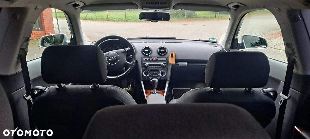 Audi A3 3-drzwiowe 2.0 FSI Ambition Tiptronic - 18