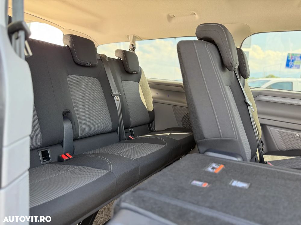Volkswagen Caravelle - 18