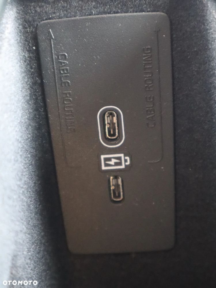 Volvo V60 B4 B Plus Dark - 25