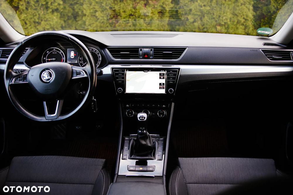 Skoda Superb 2.0 TDI 4x4 Premium Edition - 21