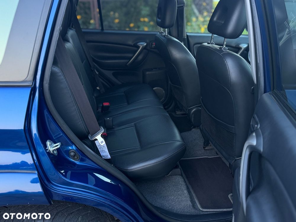 Toyota RAV4 - 12