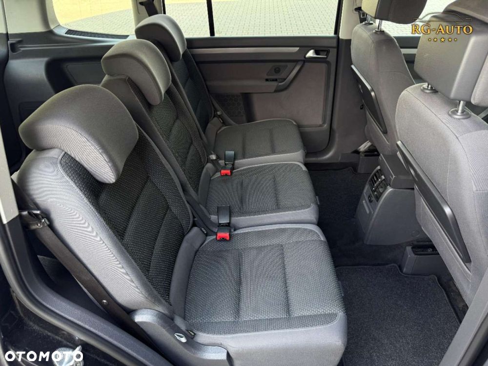 Volkswagen Touran - 26