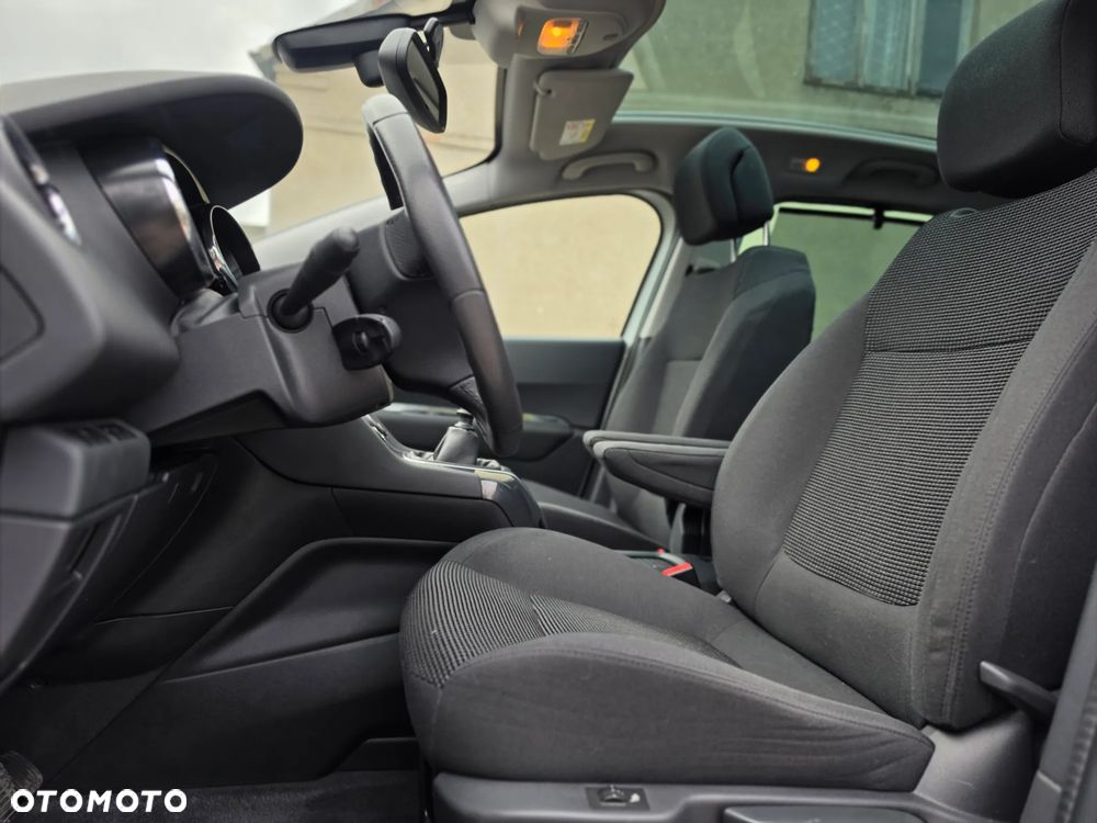Peugeot 5008 - 12