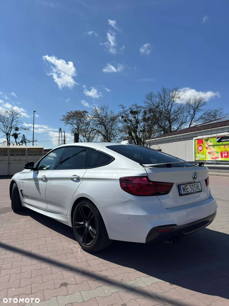 BMW Seria 3 330i xDrive M Sport - 5