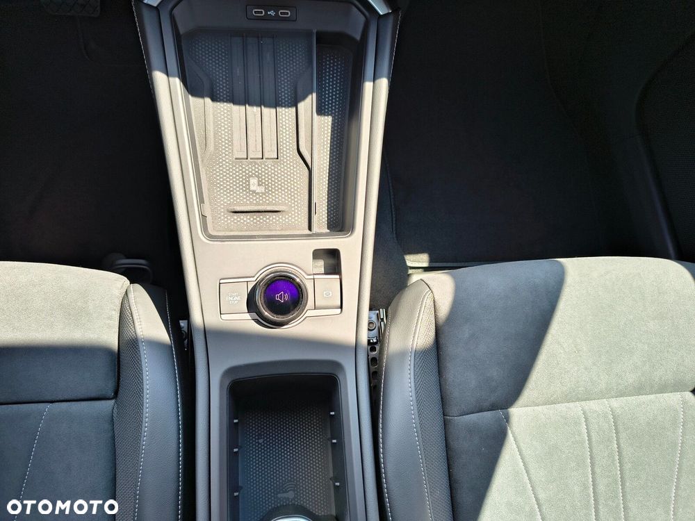 Volkswagen T-Roc 1.5 TSI Style DSG - 31