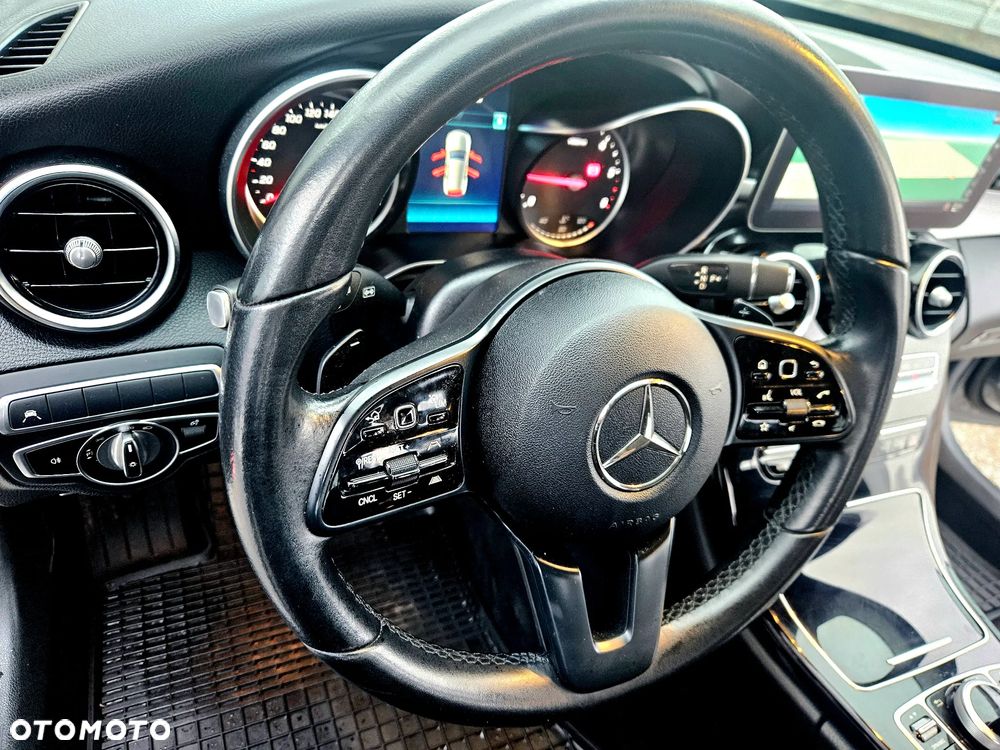 Mercedes-Benz Klasa C 220 d 4MATIC 9G-TRONIC - 28