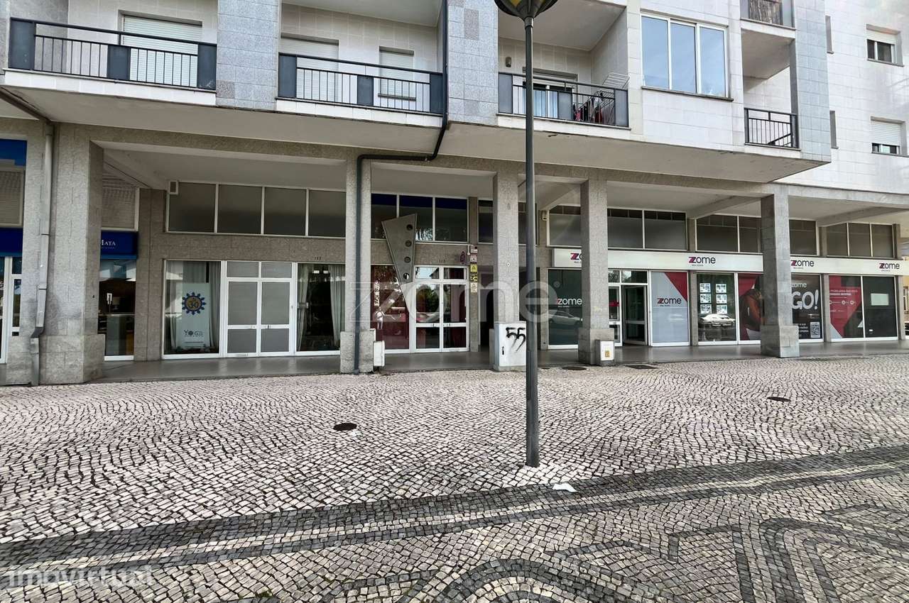 Espaço comercial nas proximidades  da Escola Alves Martins. - Grande imagem: 3/15