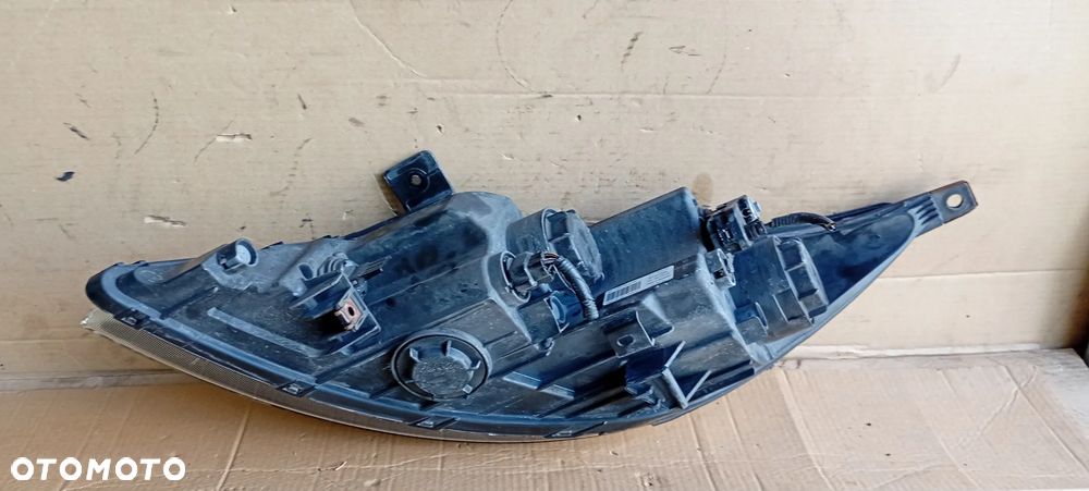 Lampa prawy przód przednia prawa XENON Kia Sportage III 3 UK 92102-3U310 - 9