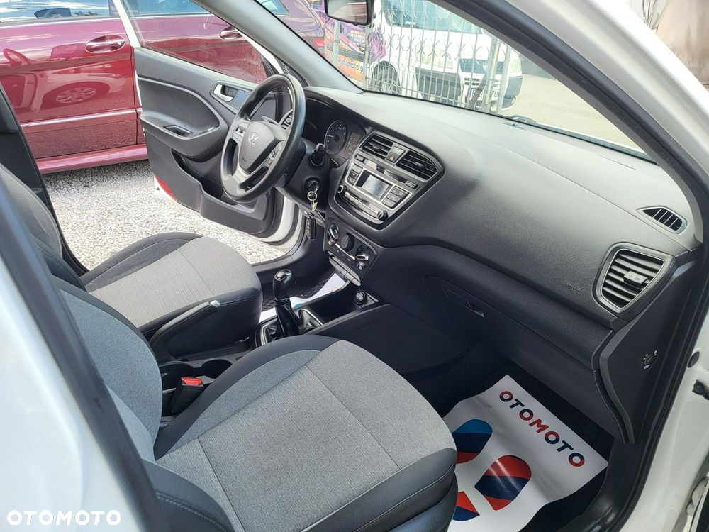 Hyundai i20 - 19