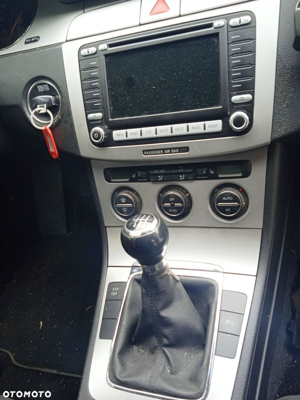 Na części VW Passat B6 kombi lakier LA7W silnik BMP skrzynia KDN - 10