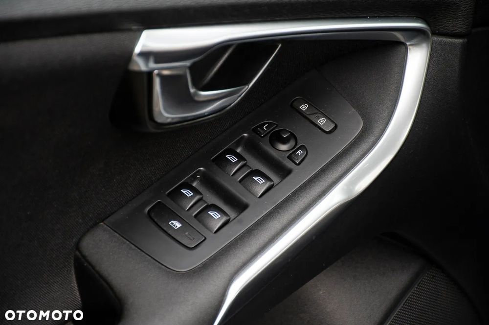 Volvo V40 D2 - 17