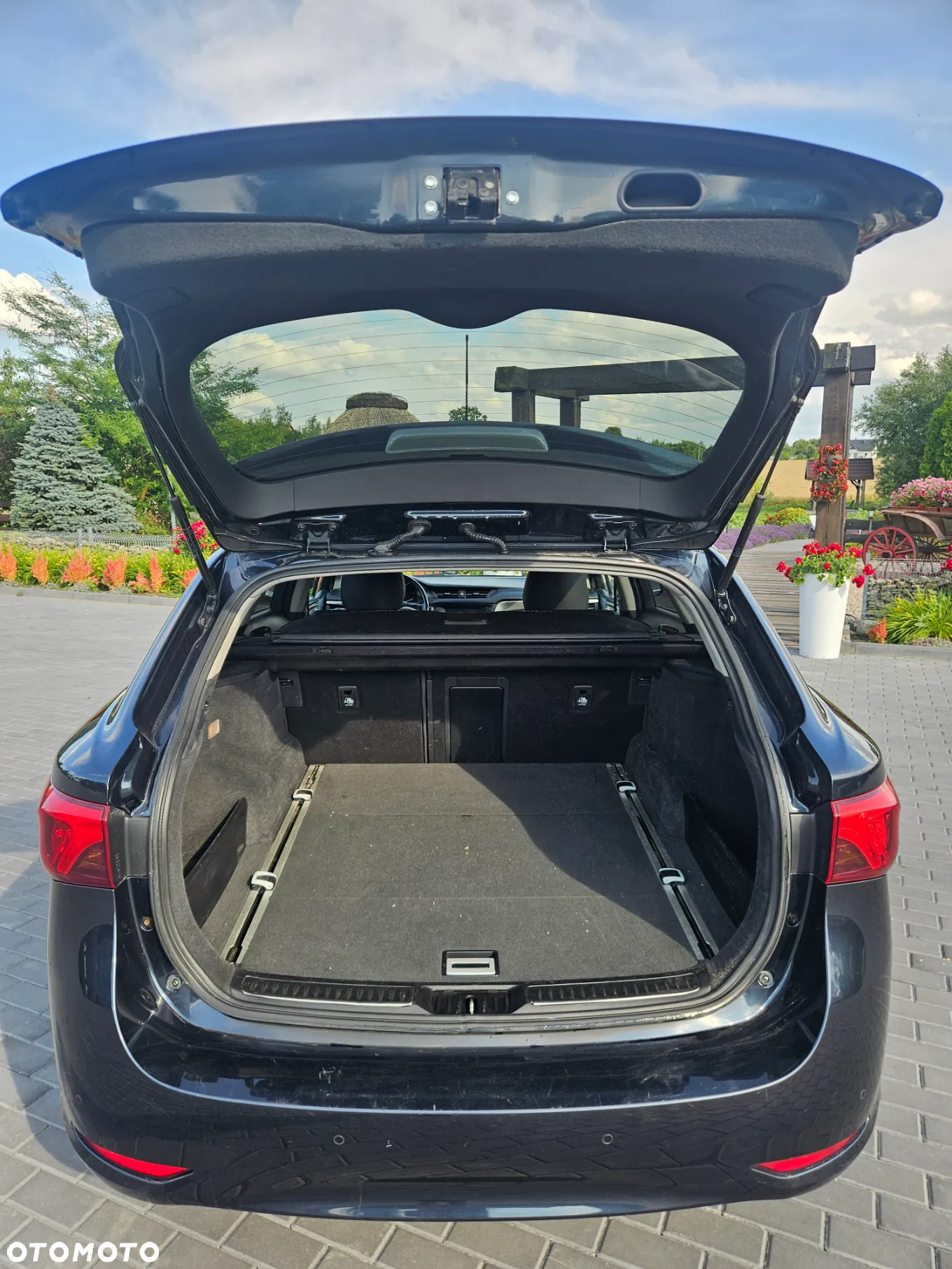 Toyota Avensis 2.0 D-4D Prestige - 6