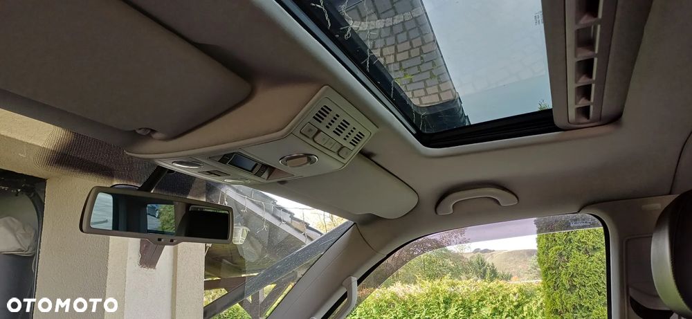 Volkswagen Multivan - 37