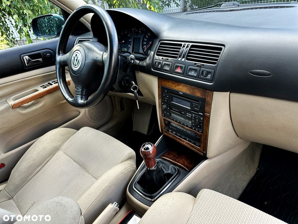 Volkswagen Bora Variant 2.3 V5 - 15