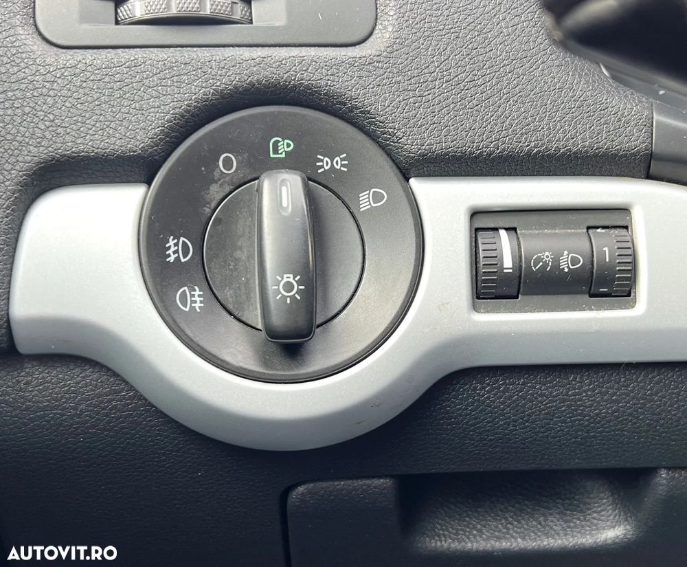 Skoda Octavia Combi 2.0 TDI DPF Scout 4x4 - 12