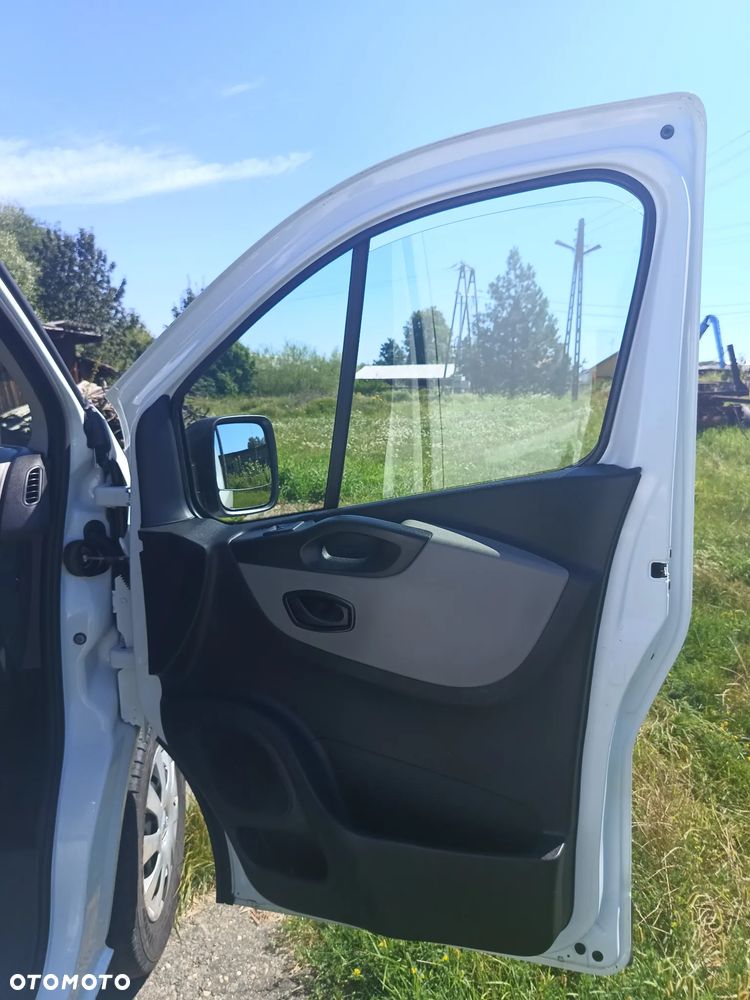 Renault Trafic L1H1 1.6 diesel 145kM, manual, 2019 rok BAGAŻNIK DACHOWY THULE, KAMERA COFANIA, HAK, CZUJNIKI PARKOWANIA, ORGINALNY PRZEBIEG! - 26
