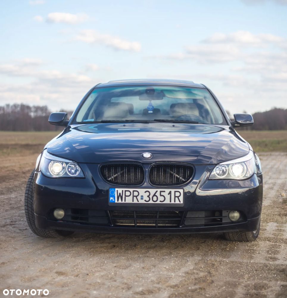 BMW Seria 5 550i - 16