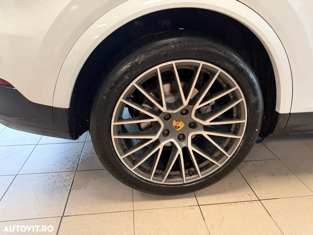 Porsche Cayenne Tiptronic S - 17