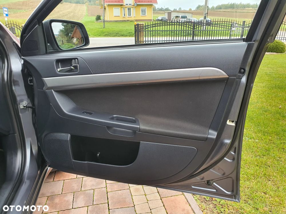 Mitsubishi Lancer 1.8 Invite - 23