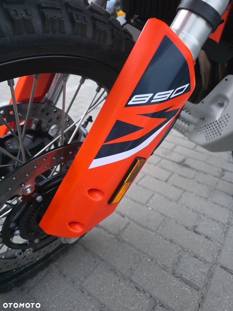 KTM Adventure 890 - 2