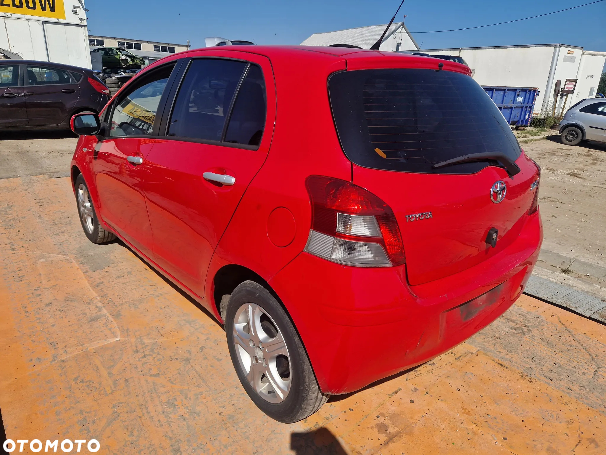 Toyota YARIS II 2005/08-2012/12 Silnik 1.4 D-4D 1ND-TV 90KM/66kW 3P0 na części drzwi maska zderzak - 2