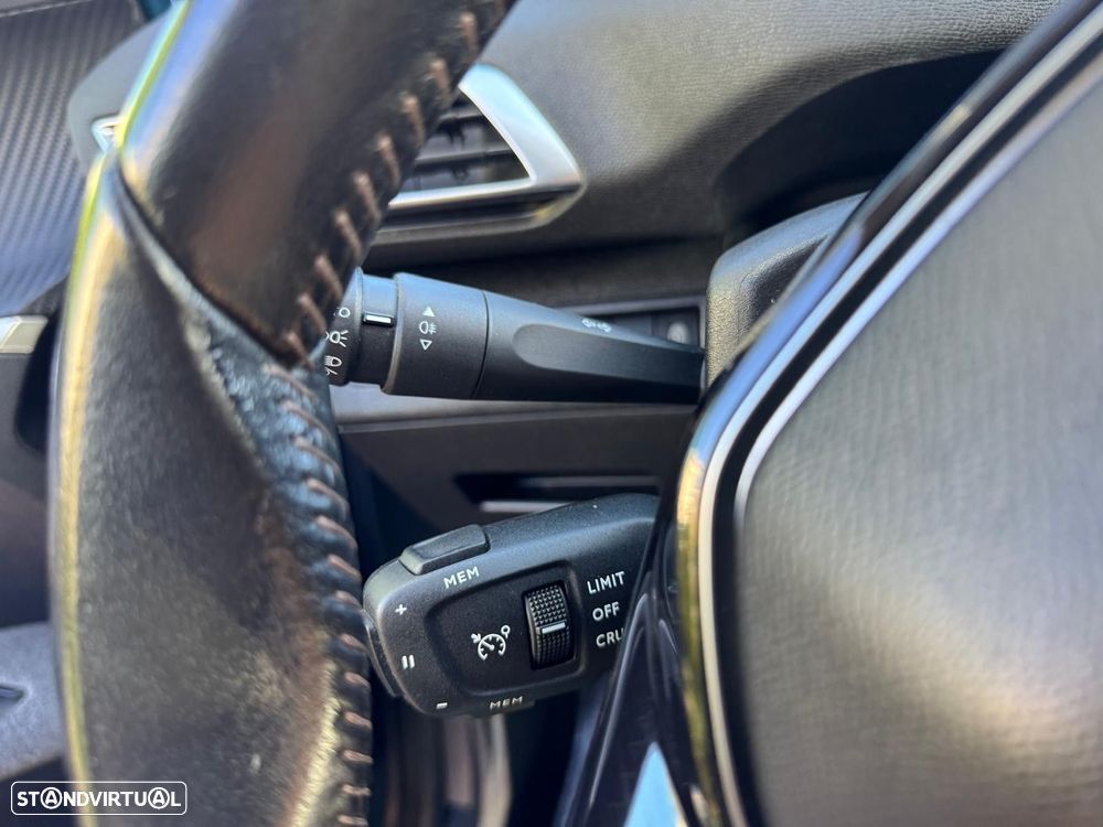 Peugeot 3008 1.2 PureTech Active Pack - 24