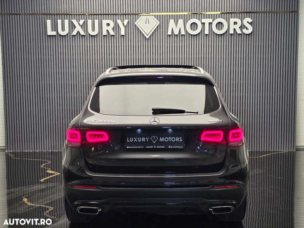 Mercedes-Benz GLC 300 de 4Matic 9G-TRONIC AMG Line Plus - 39