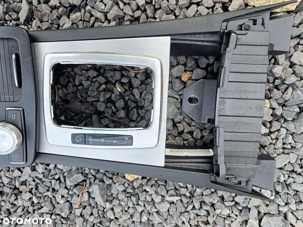 MERCEDES W207 PODŁOKIETNIK TUNEL IDEALNY SKÓRA UK - 2