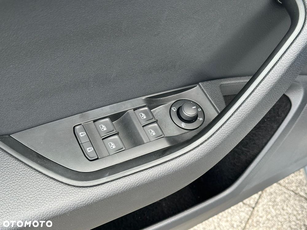 Skoda Superb 2.0 TDI Ambition - 35