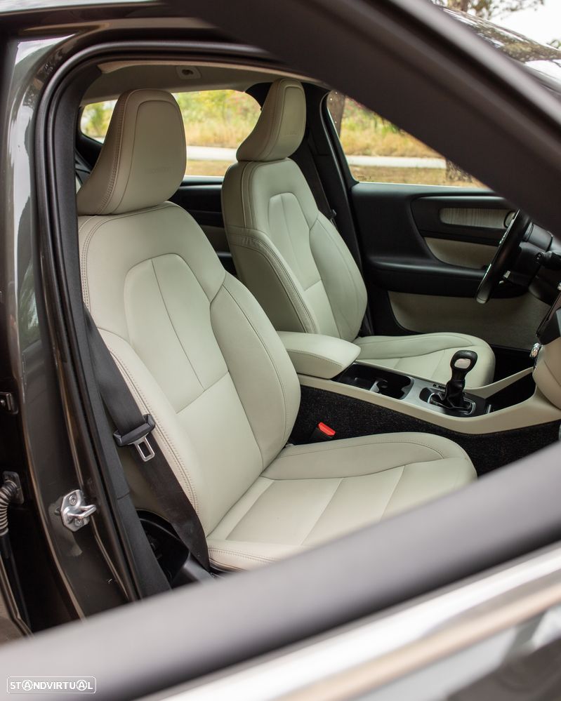 Volvo XC 40 1.5 T3 Inscription Tech Edition - 10