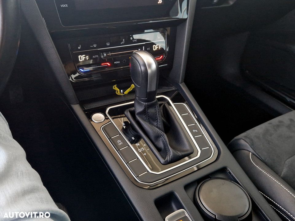 Volkswagen Passat 2.0 TDI DSG Highline - 19