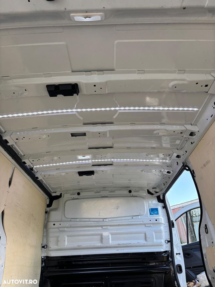 Renault TRAFIC - 10