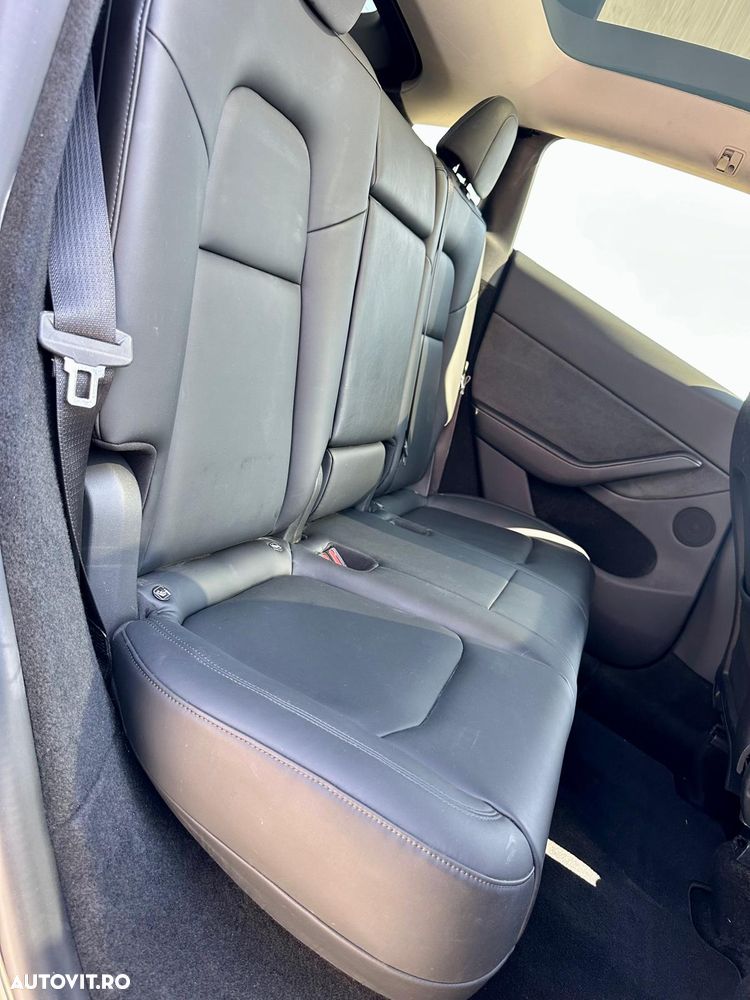 Tesla Model Y - 20