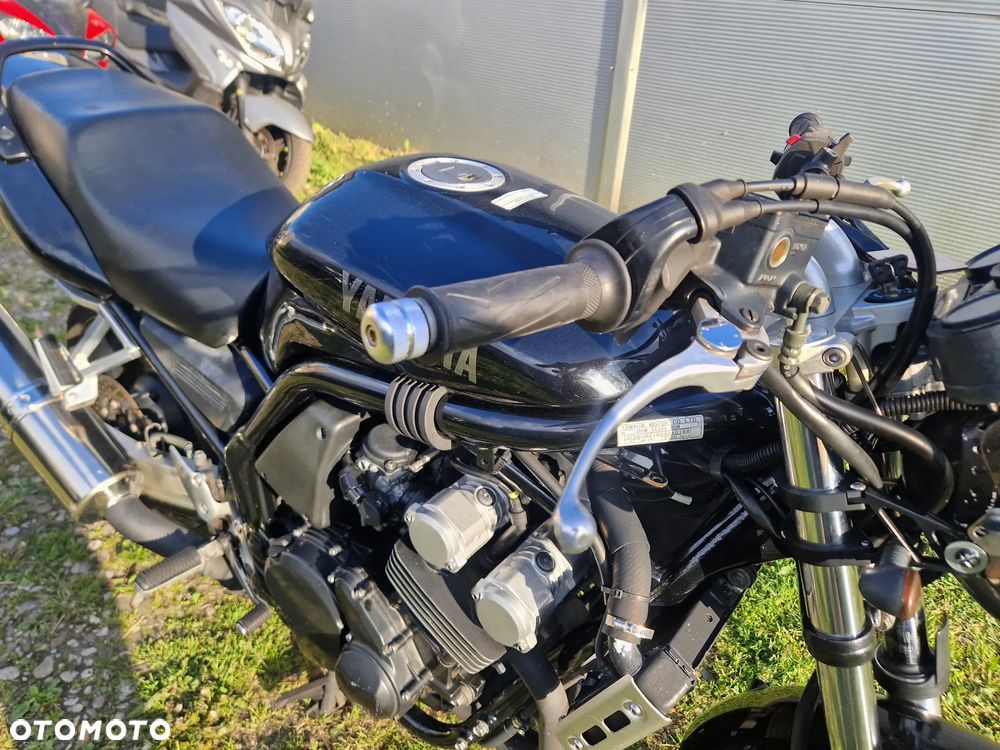 Yamaha FZS - 13