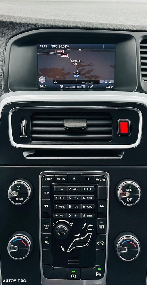 Volvo V60 D2 Momentum - 25