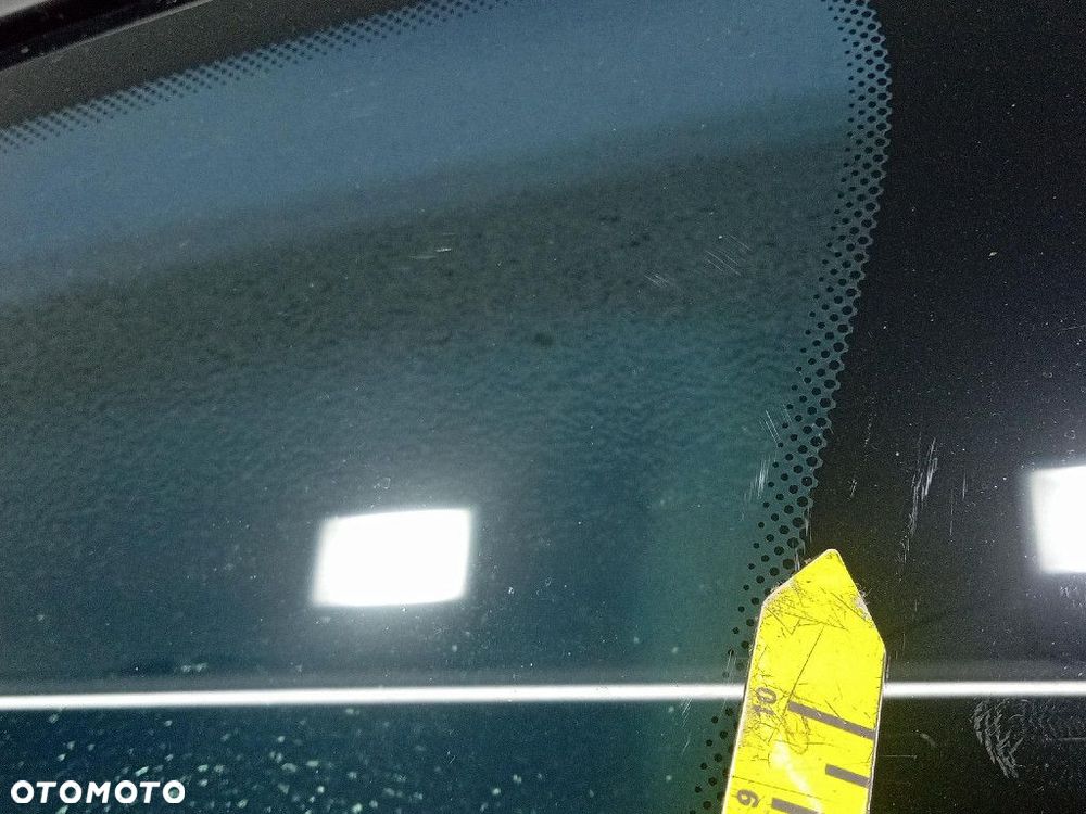 RENAULT LAGUNA III KOMBI SZYBA KAROSERYJNA TYŁ PRAWA TYLNA 833000004R - 4